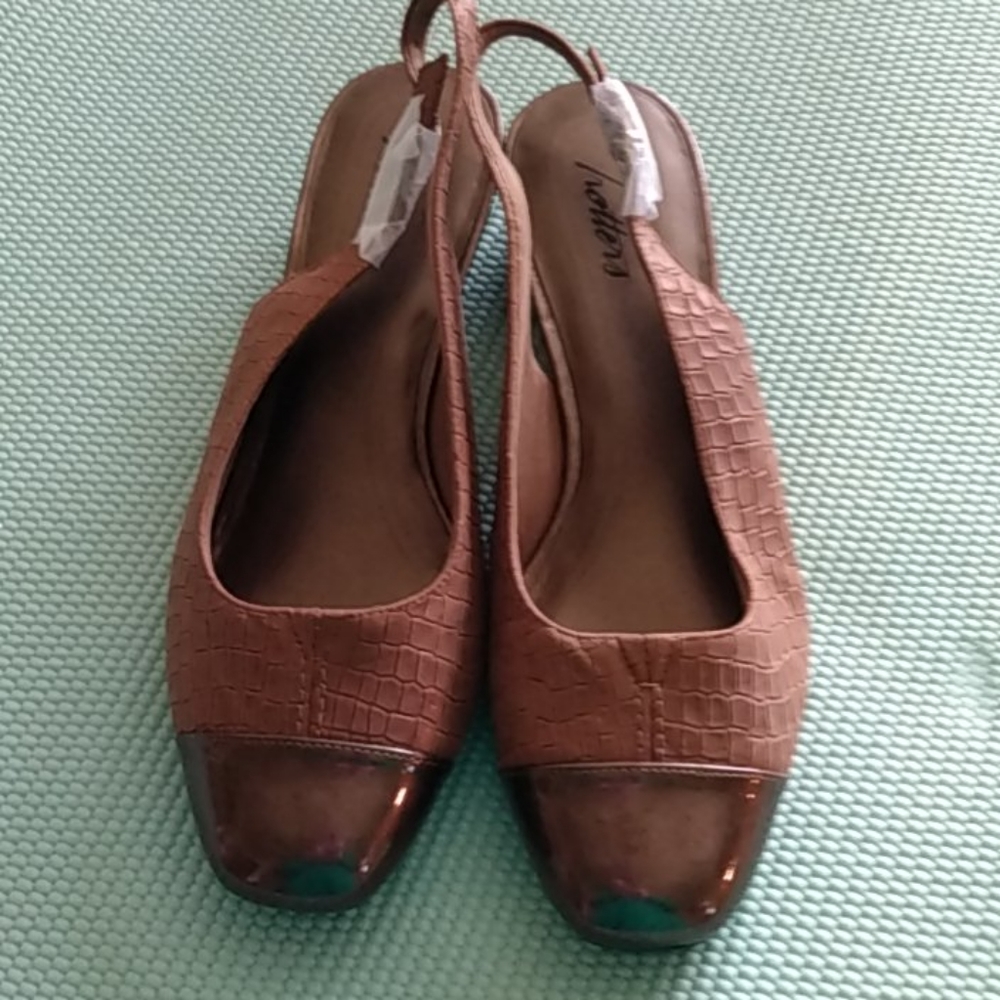 Trotters Dea Bronze Croc Slingback